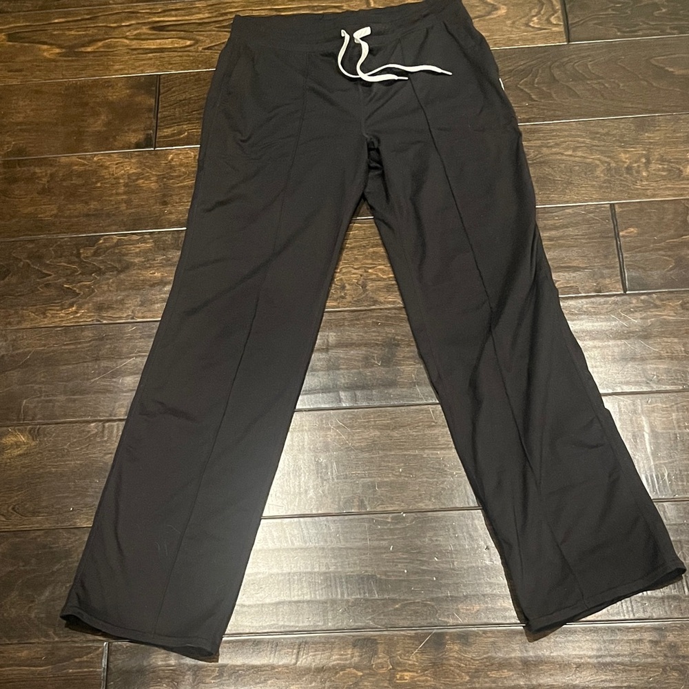 Vuori halo drawstring pants size medium black